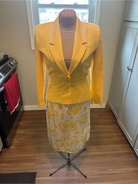 Sasson Vintage Yellow Women's Tailored Blazer Jacket Set Size 6
